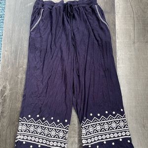 Burlady cotton drawstring capri pants. Size M